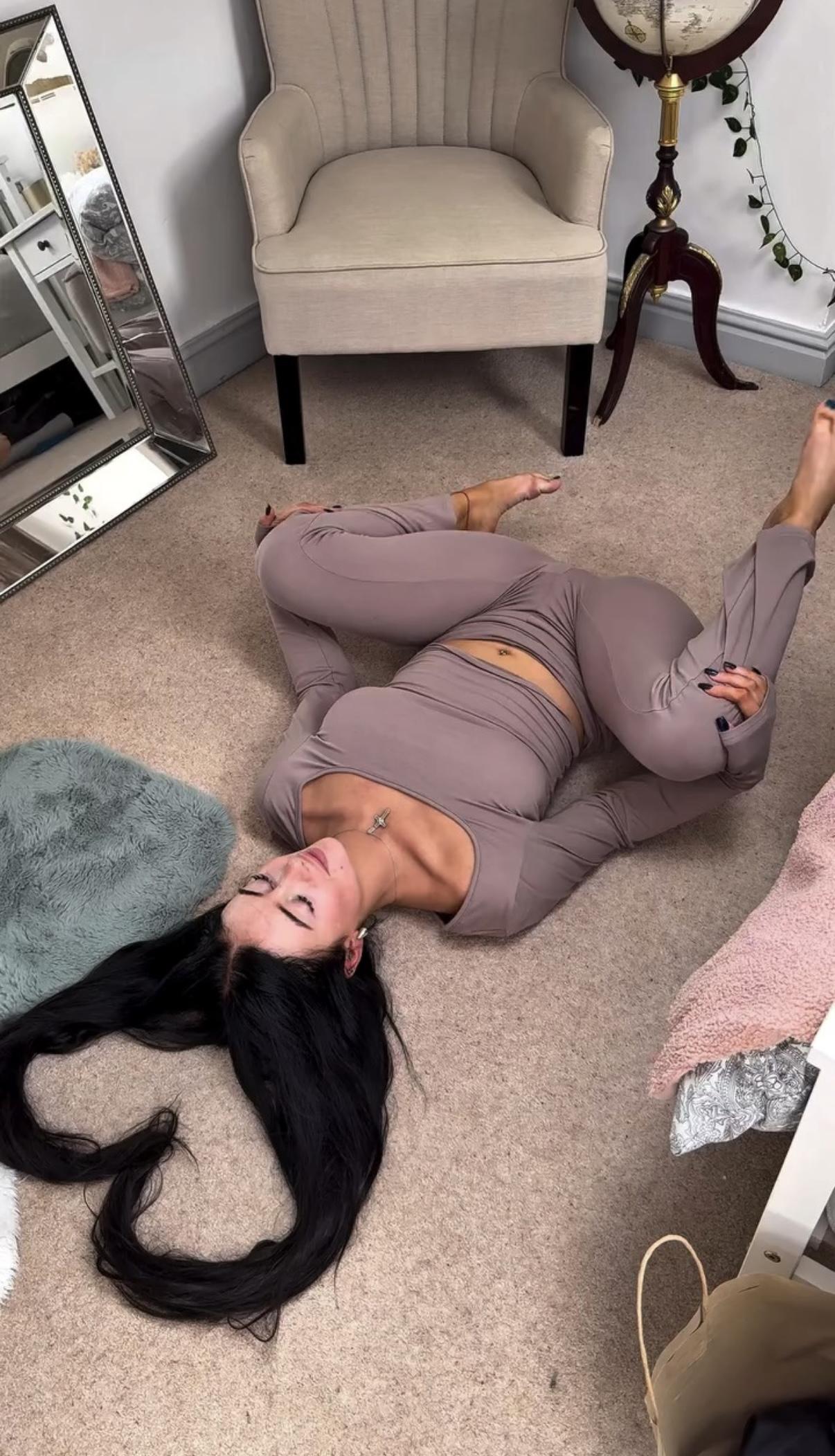 Lillyabellaa Video #3CAFEW