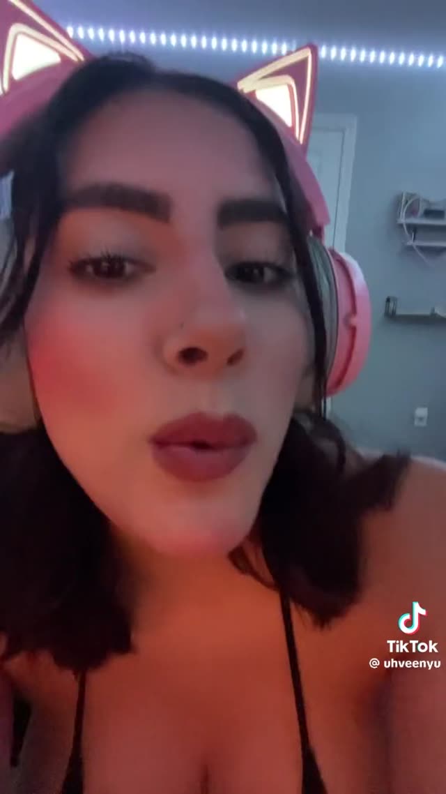 uhveeny1 Video #3JD4EH