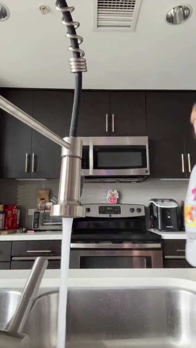 Applesaucy102 Video #7Ten6
