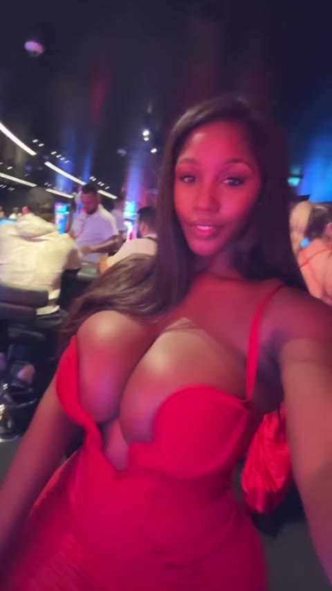 Ellietheempress Video #7vzic8