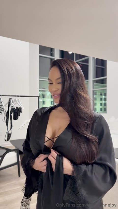 Daphnejoy Video #7pK8vt