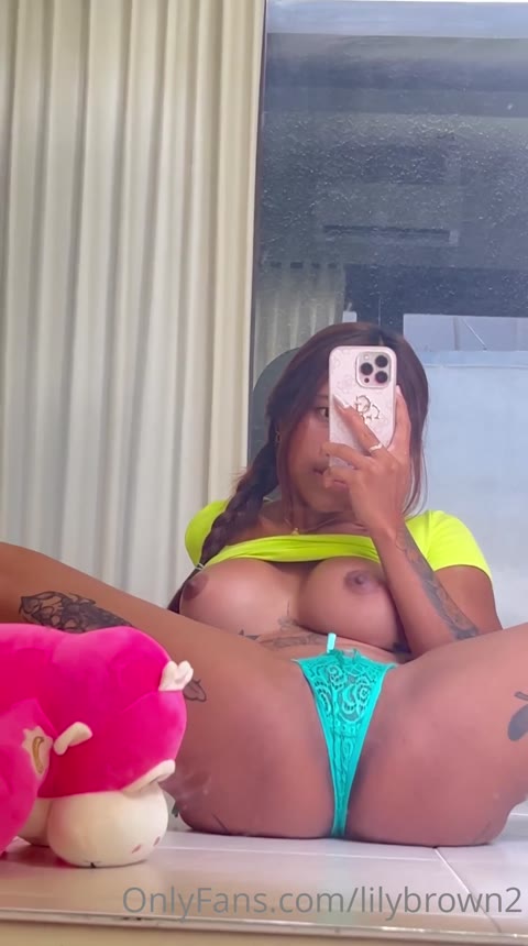 Lilybrown2 Video #8MU9L7