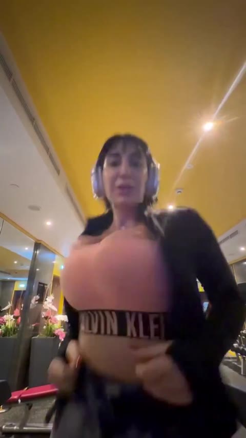 Andreeairimescu Video #8KxG6e