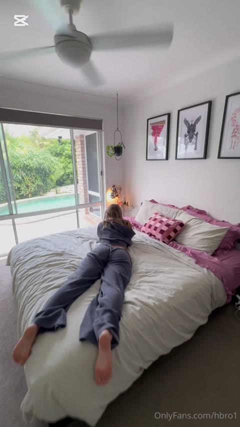 Hollybrougham Video #3KvXFQ